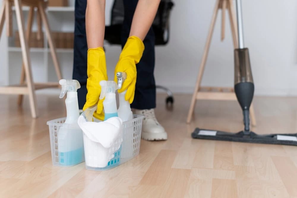 Commercial & Residential Cleaning